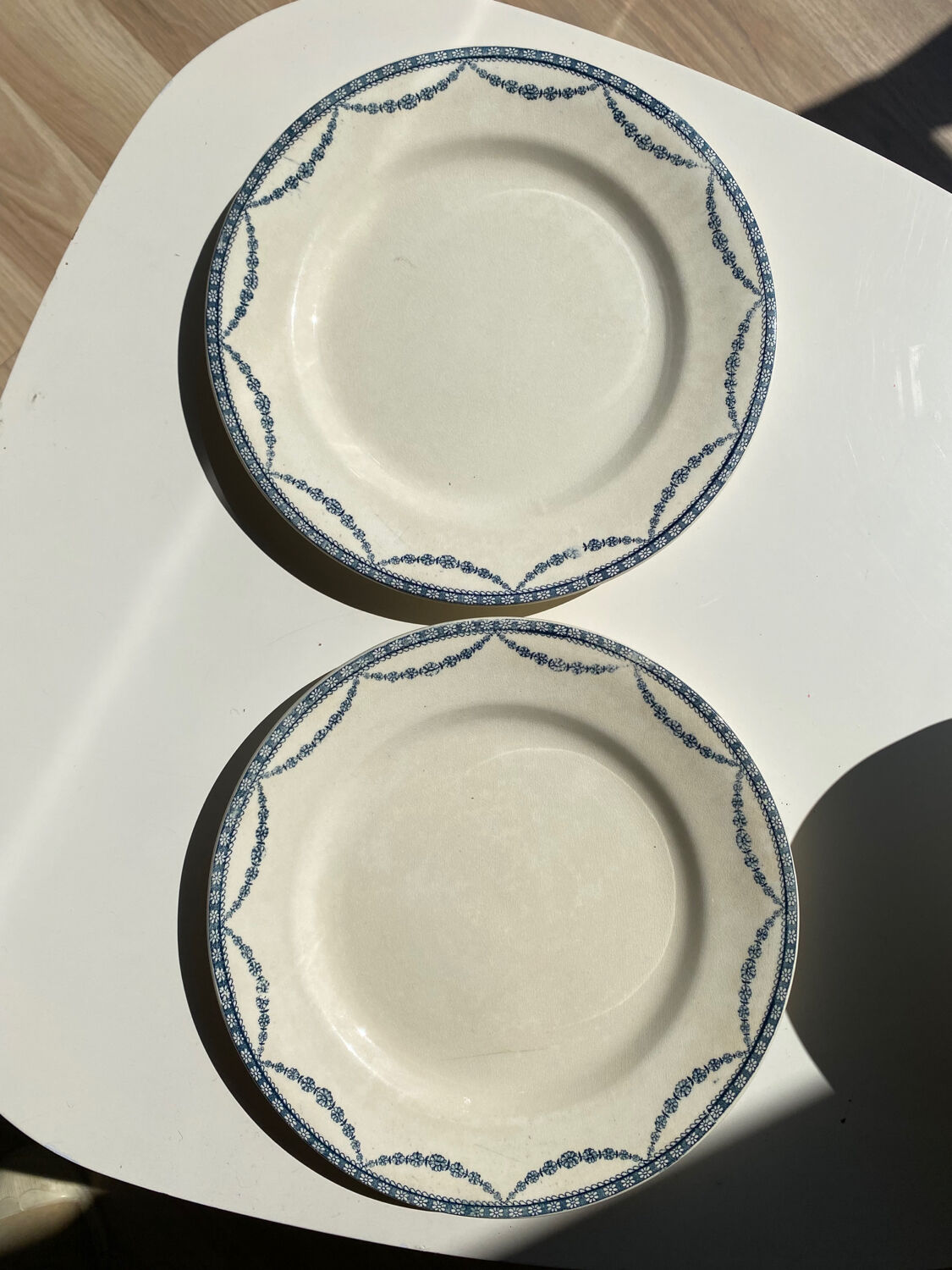 2 assiettes terre de fer Modèle Vincennes manufacture Salins