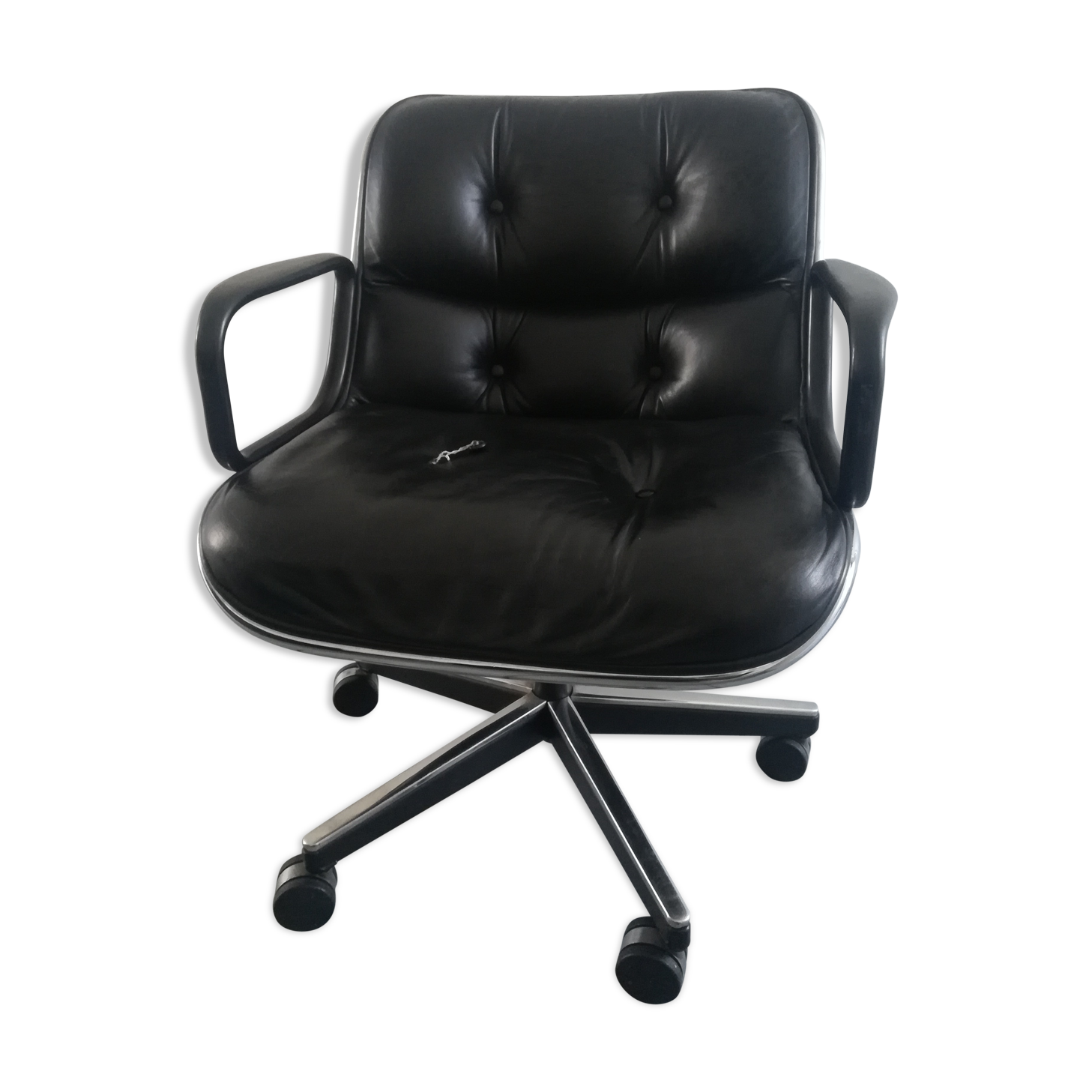 Pollock Knoll executive chair