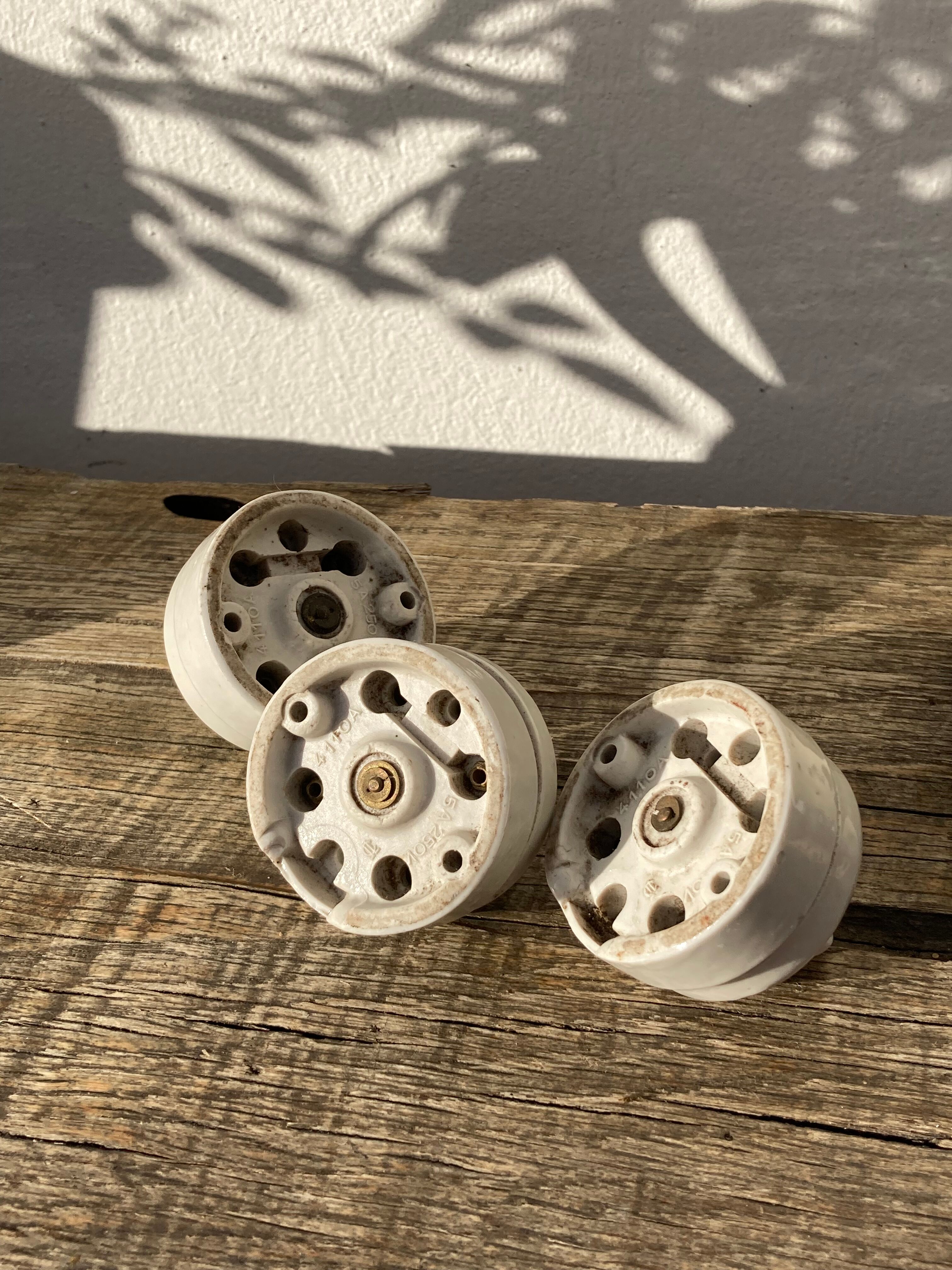 3 electric switches ceramic 20-30s vintage white