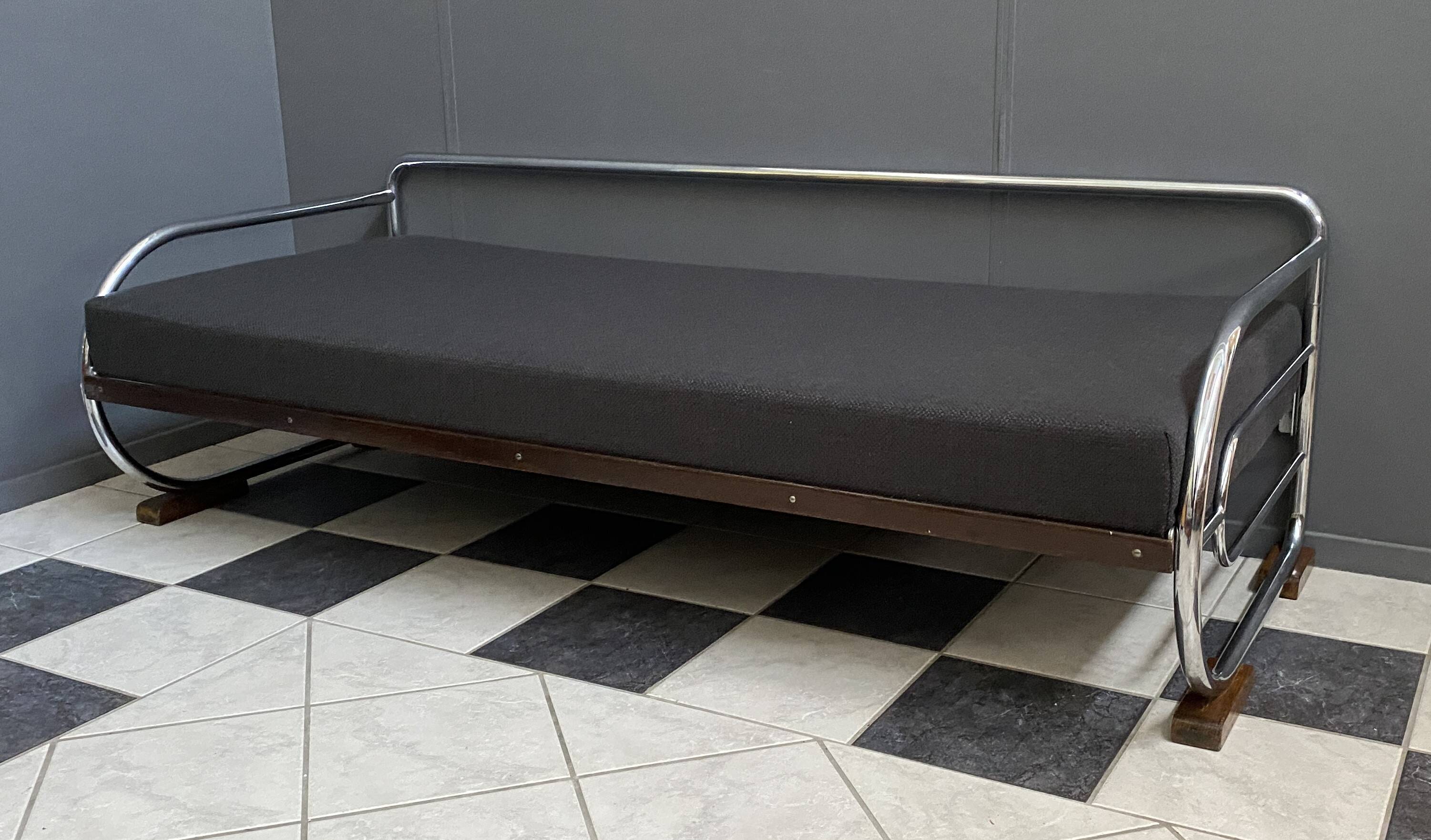 Méridienne / canapé Bauhaus chromé et noir par Hynek Gottwald