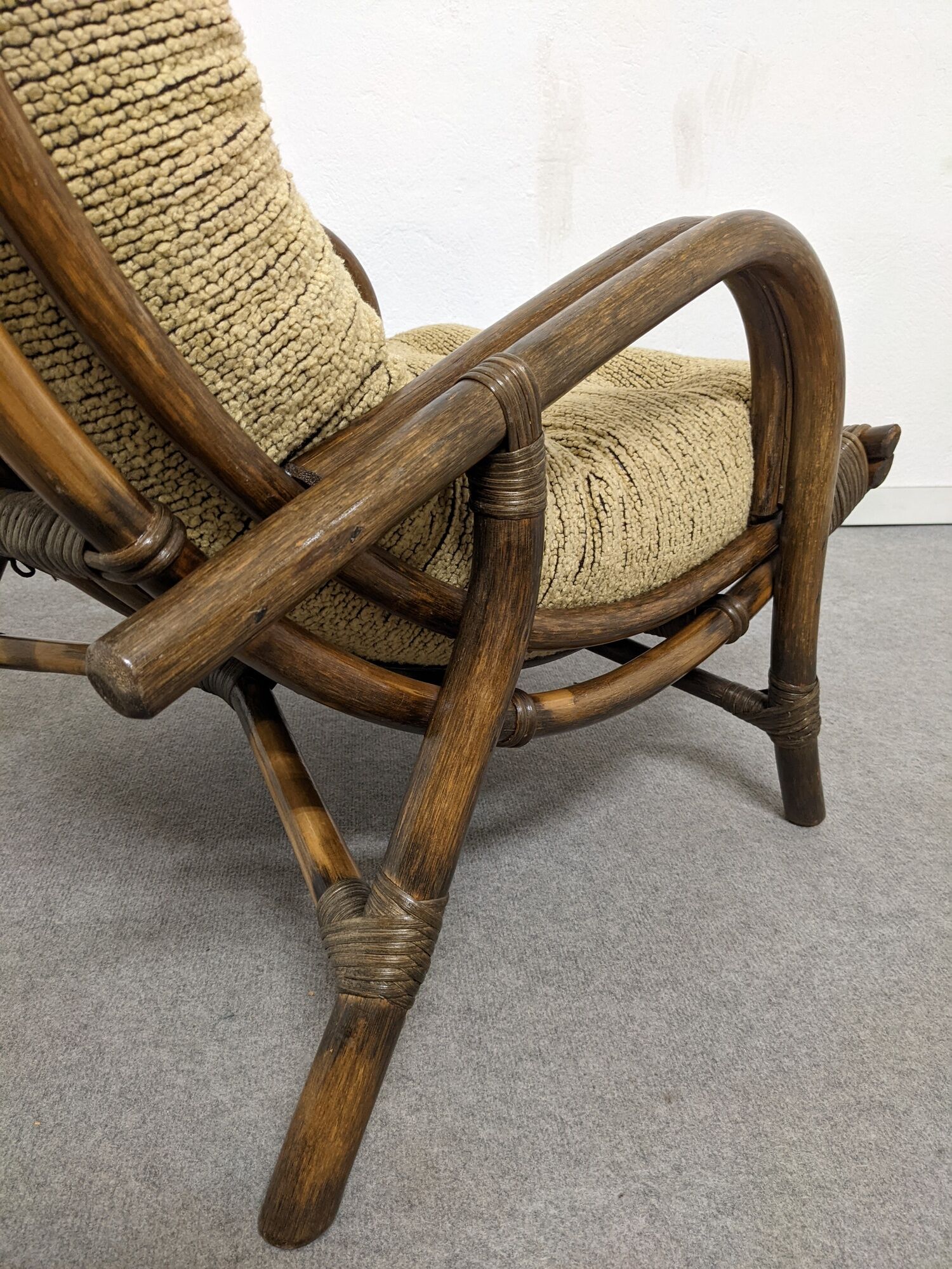 Living room in bamboo and rattan of the 60s/70s (4 armchairs 2 ottomans 1 coffee table + cushions)