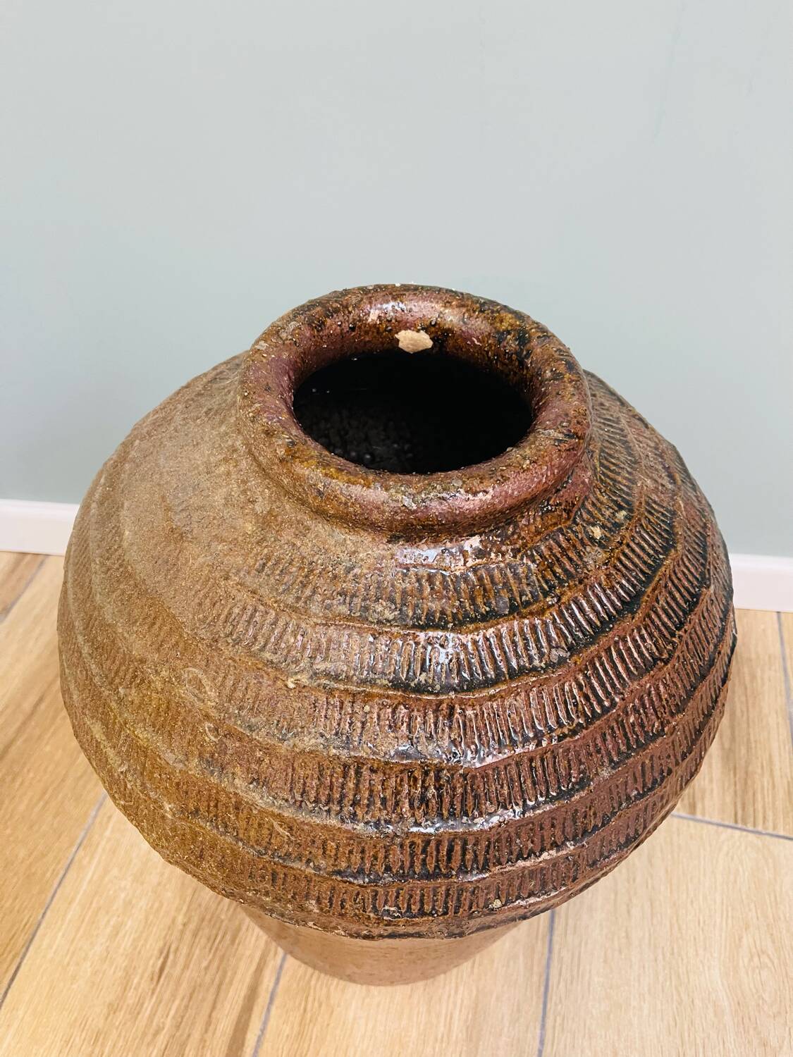 Large Chinese terracotta jar – Shandong, mid-20th century