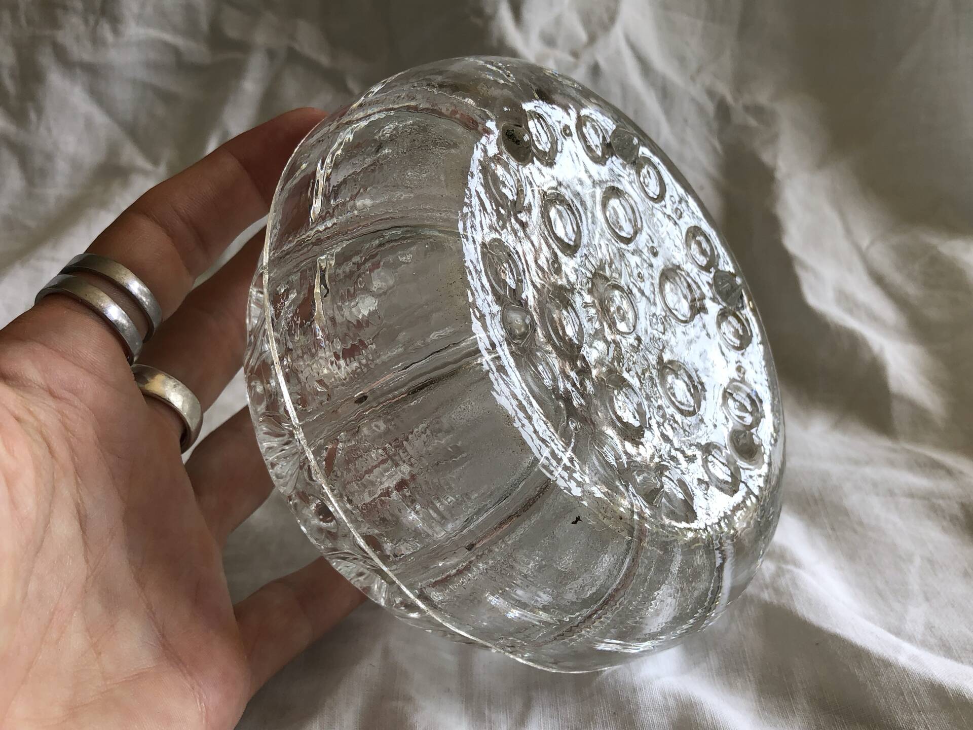 Glass vase for flower head