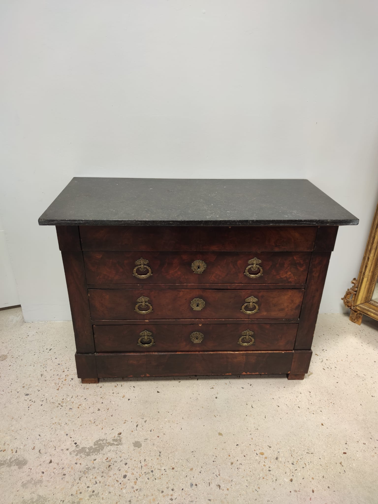 Chest of drawers in wood and gray marble with 4 drawers nineteenth century