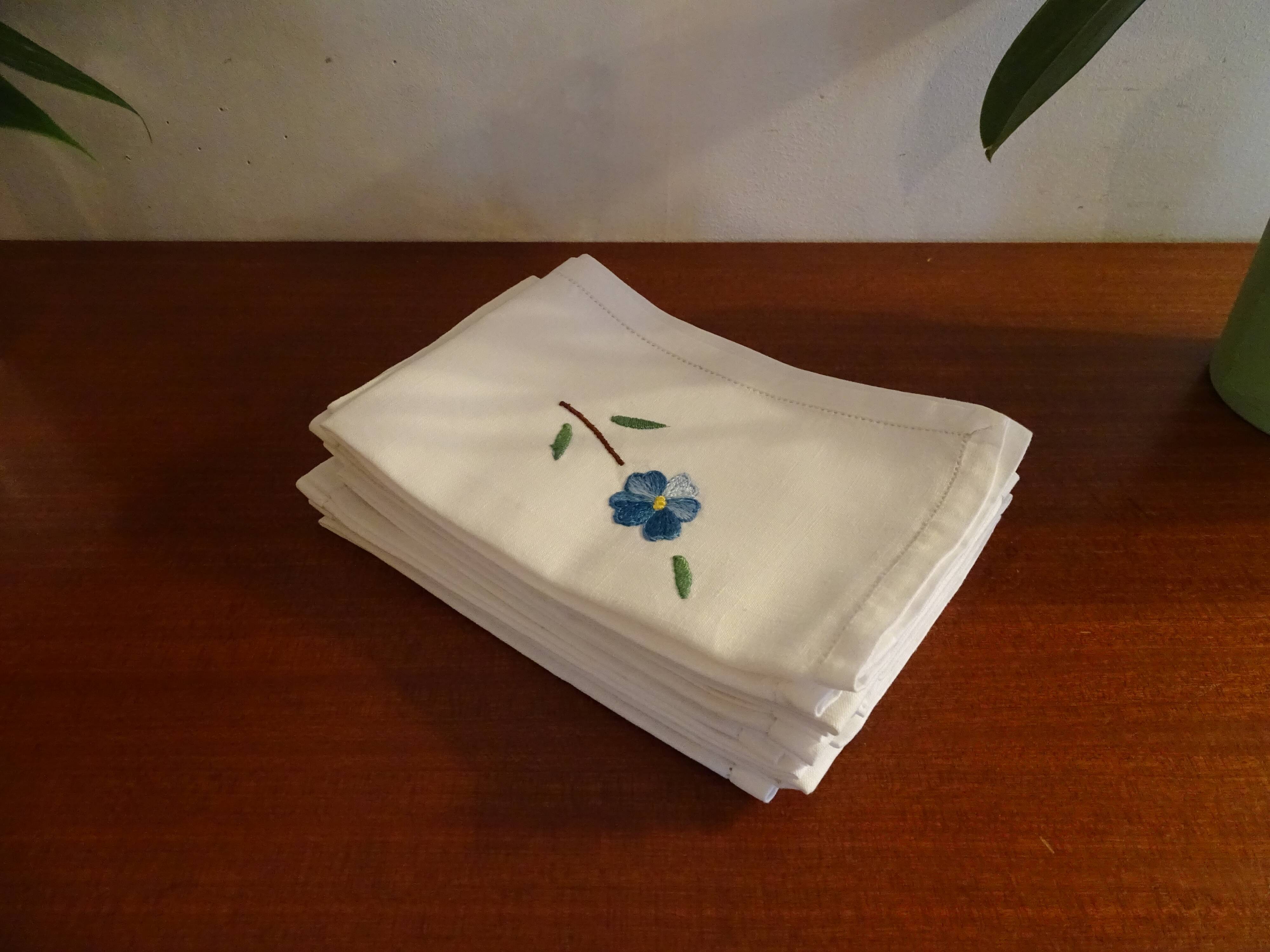 8 napkins embroidered flowers cotton mixed race 40 x 38