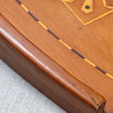 Wooden tray, inlaid decoration with marquetry and mother-of-pearl.