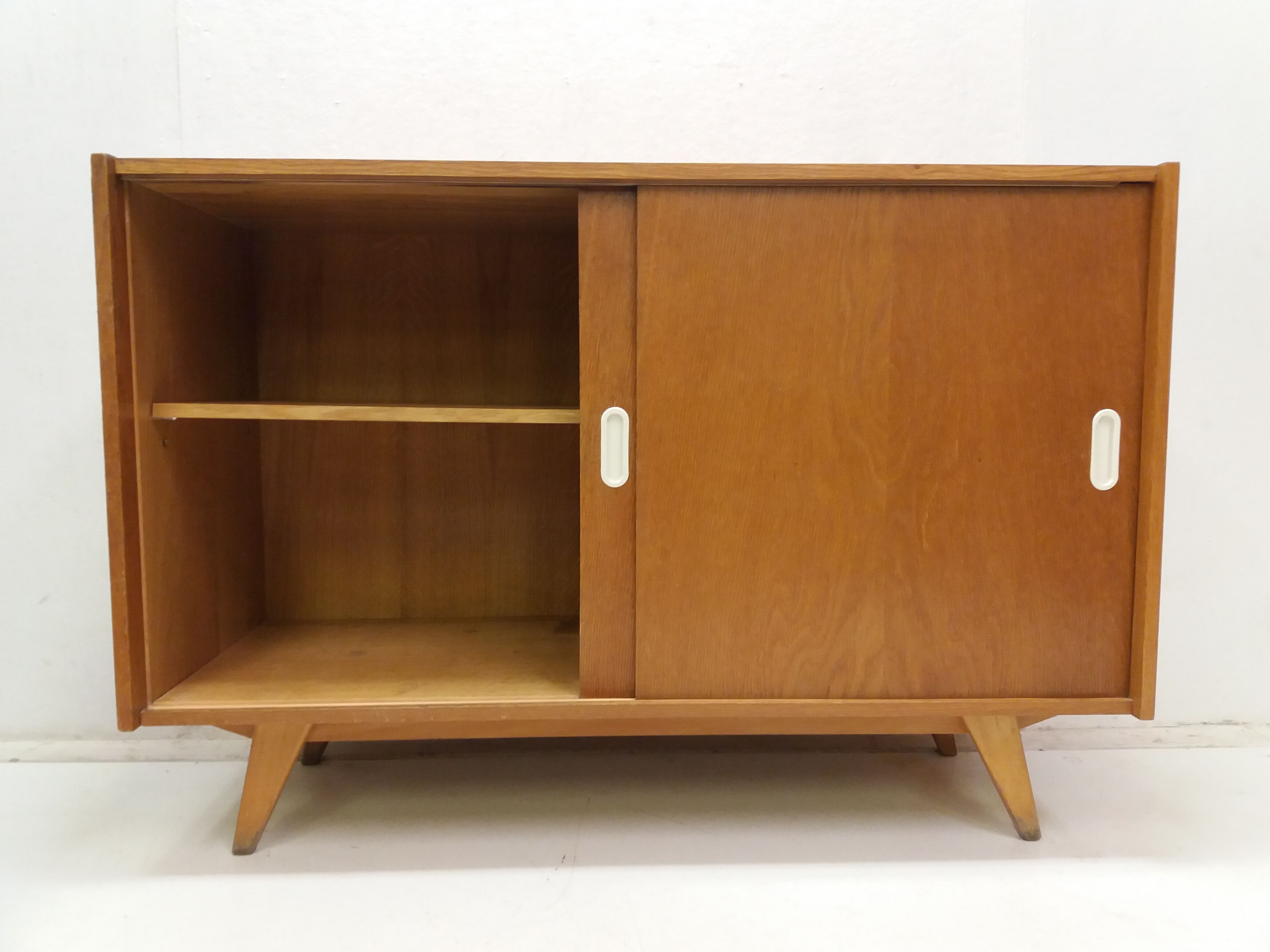 Oak chest of drawers Jiroutek, Czechoslovakia 1960