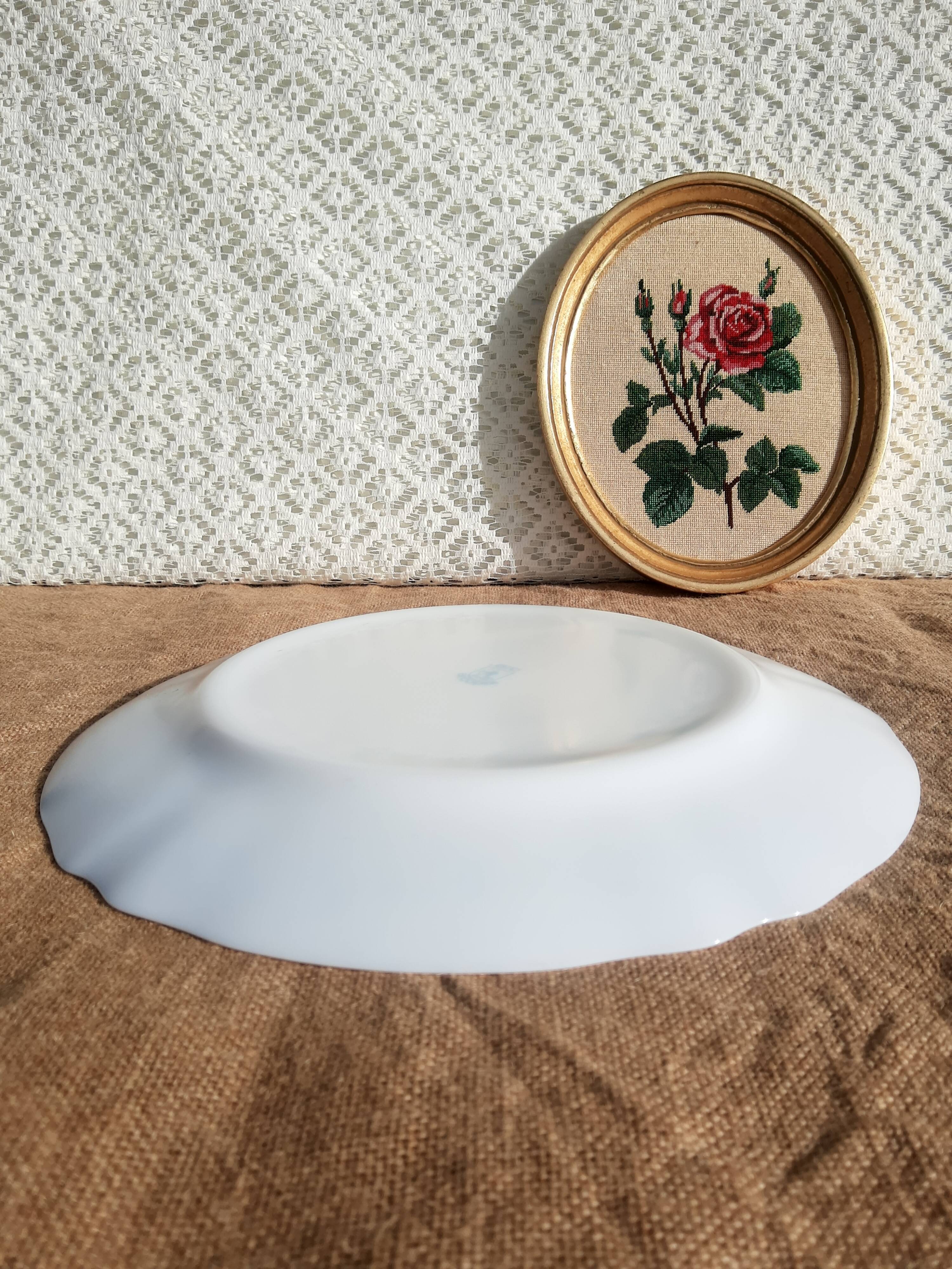 Round serving dish opaline Arcopal model Veronica