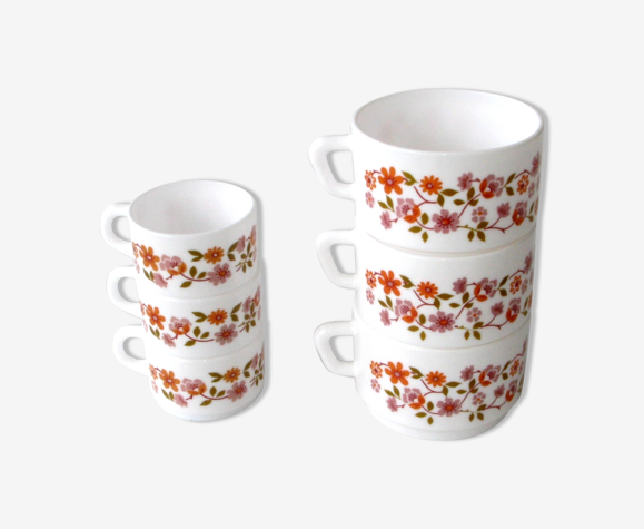 3 tasses à café et 3 tasses à déjeuner arcopal - modèle fleurs orange vintage