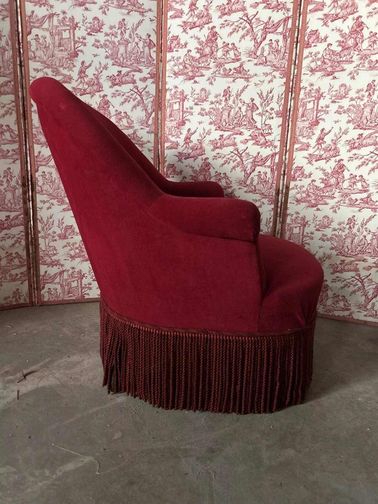 Napoleon III crapaud armchair in deep burgundy velvet