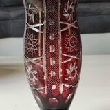 Large vase in hand-cut Bohemian crystal. Deep ruby red. Roemer style. Dim 29 x 14.5 cm
