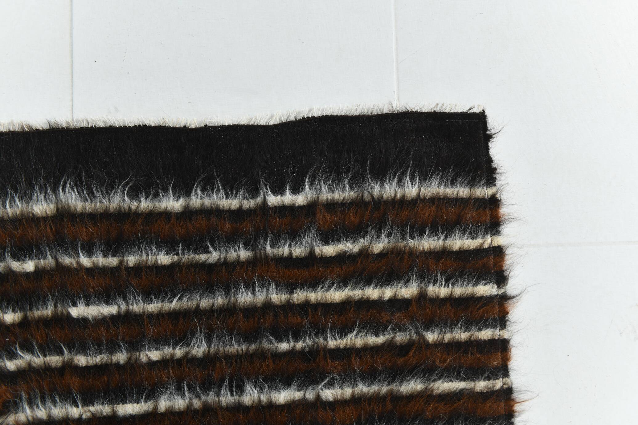 %100 Wool Handwoven Turkish Vintage Kilim Rug, 136x196 Cm