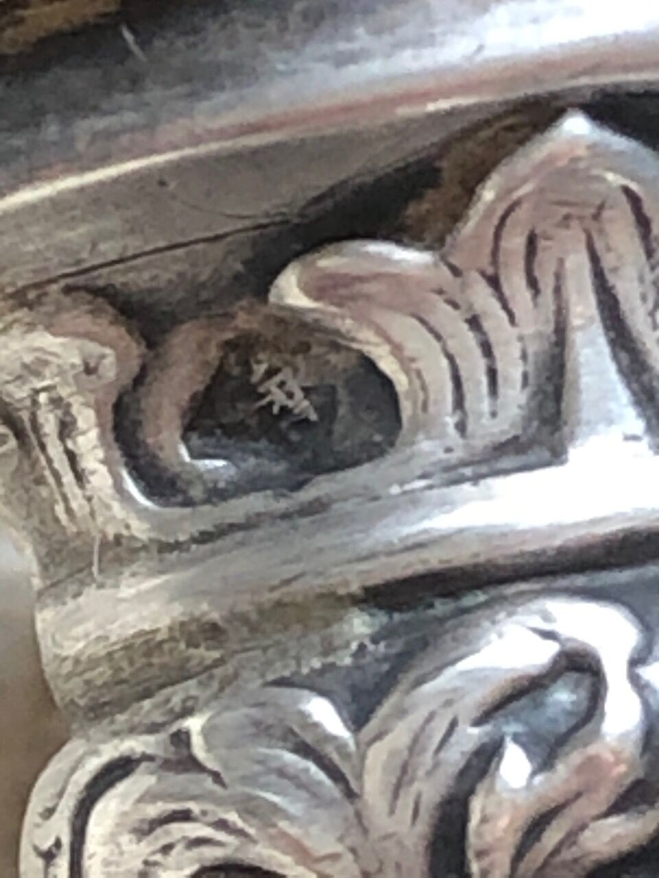 Filled silver cake shovel