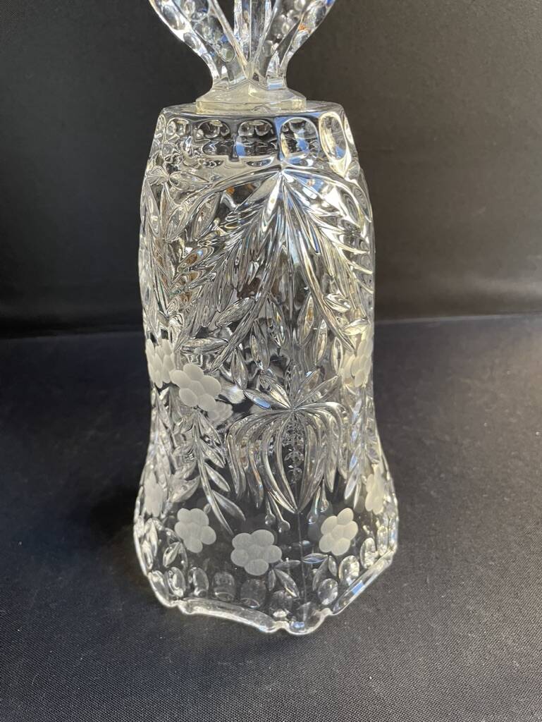 Polished and frosted molded crystal vase – Mid-20th century