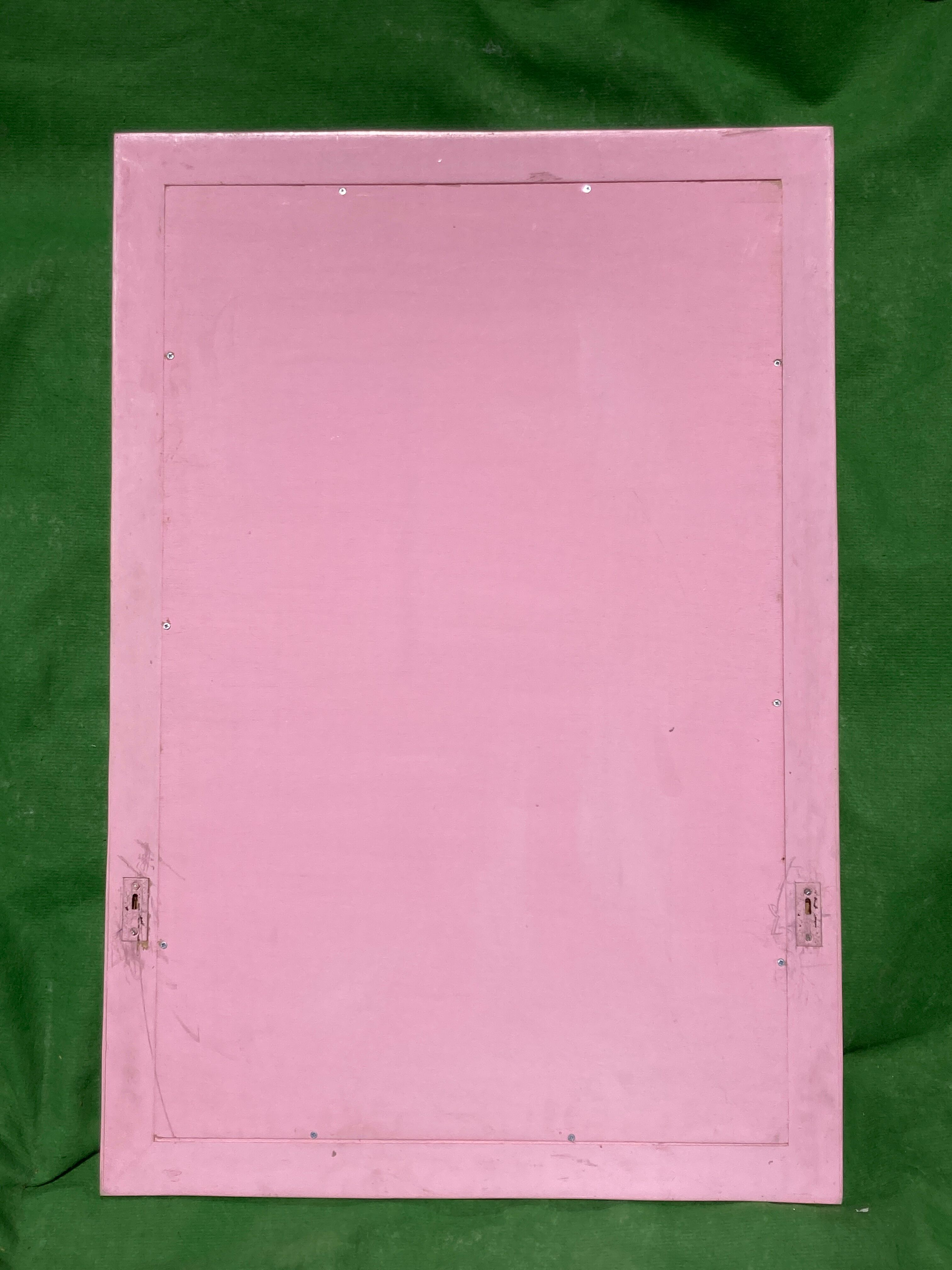 Miroir en pierre de corail rouge pavé par Maitland Smith dans les années 1970  75x110cm