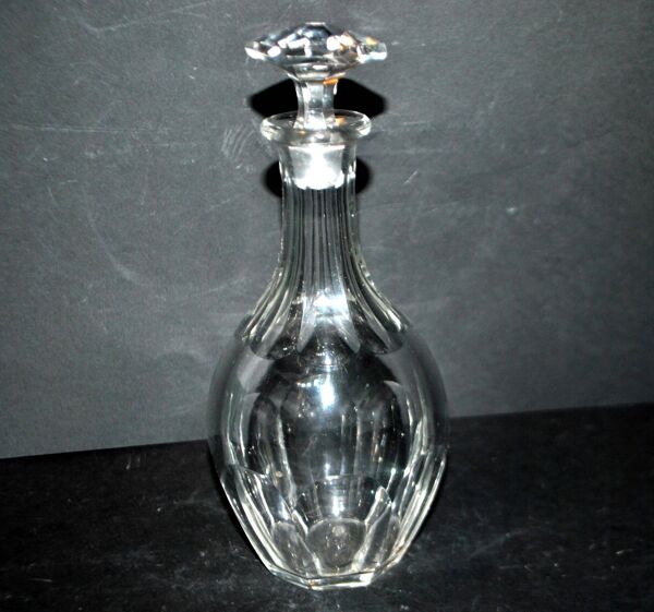 Carafe ancienne Malmaison en cristal taillé à côte plate Harcourt 21cm