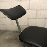 Vintage workshop chair in black skai swivel adjustable in height feet in star