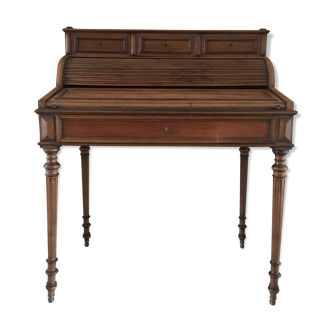 Curtain secretary in meridian