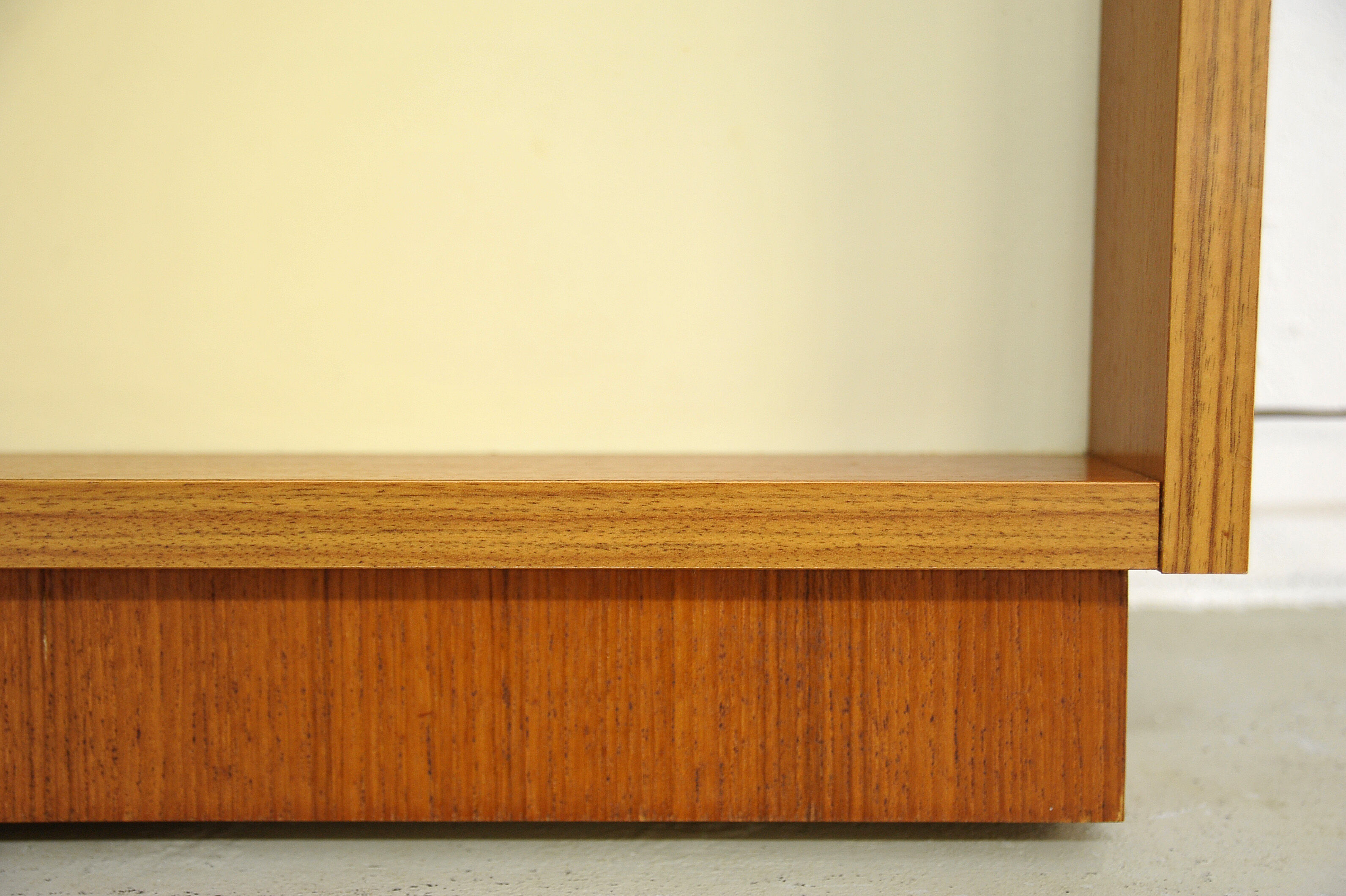 Scandinavian mirror backlit - 60s 79x96cm