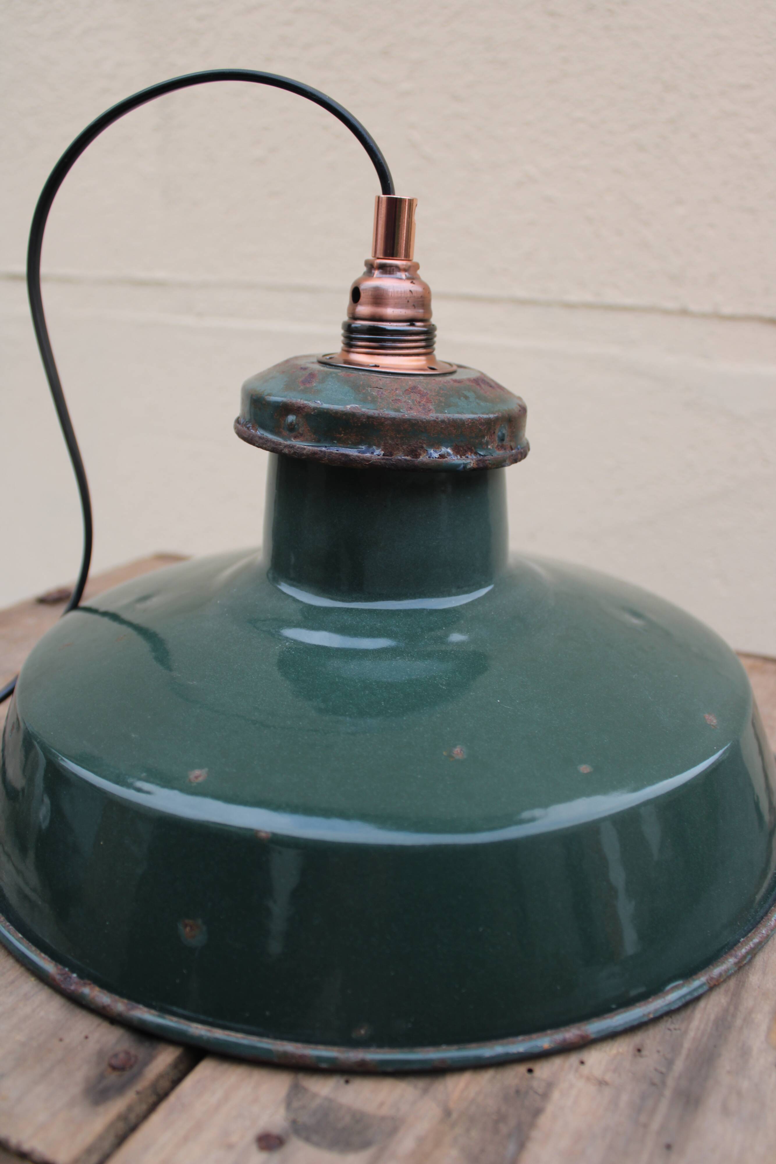 Green industrial enamelled suspension