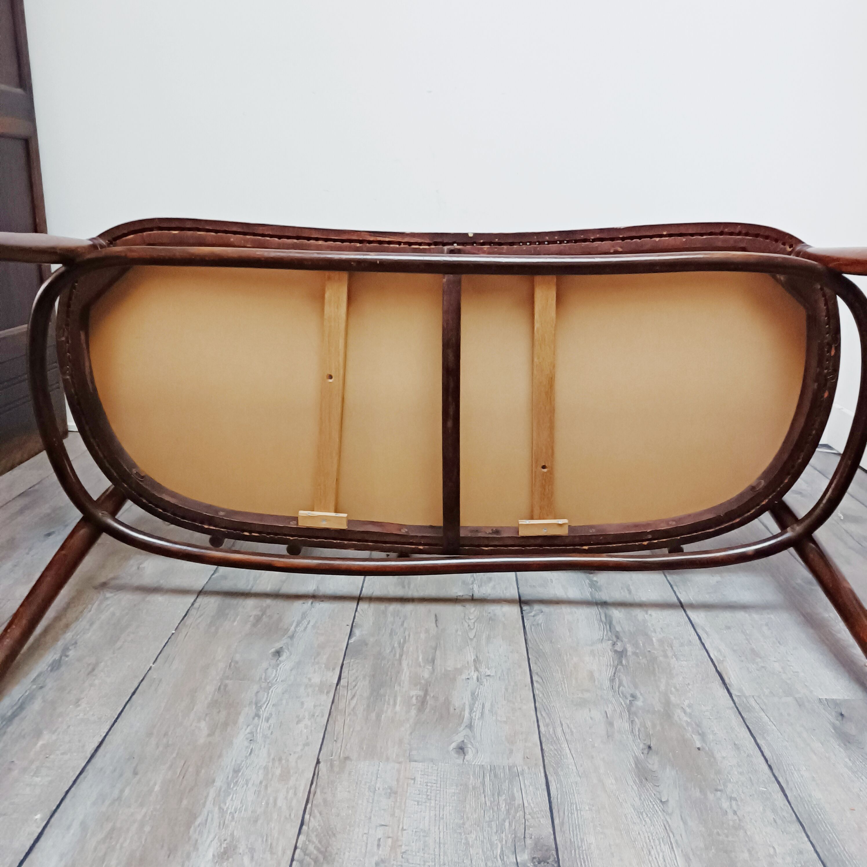 Sofa in curved wood Fischel