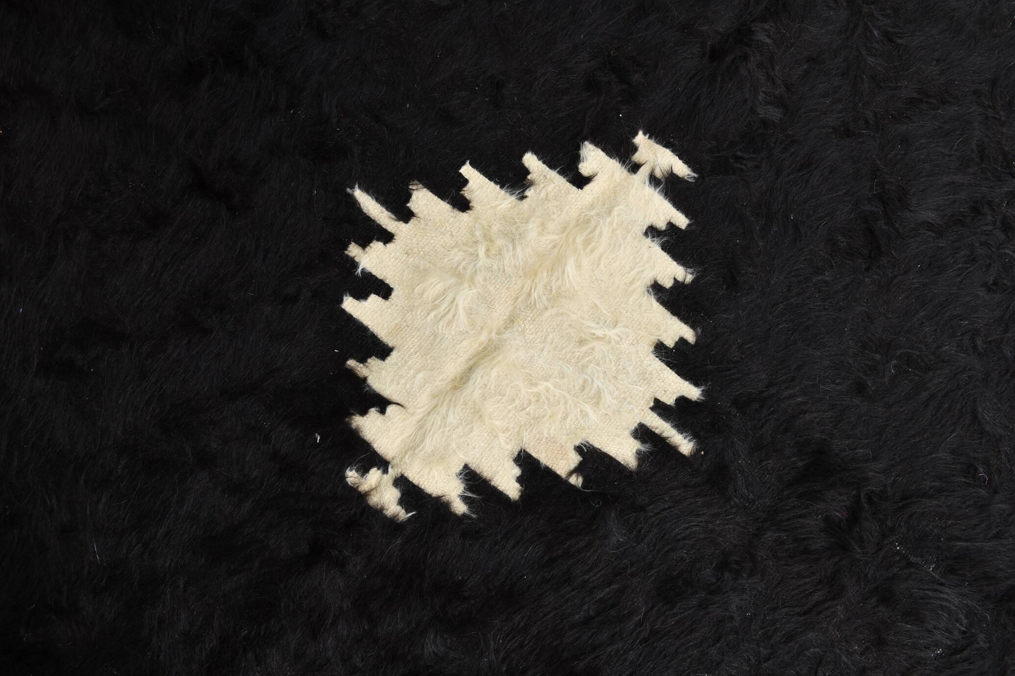 4x7 Cream & Black Angora Kilim Rug, 135x206Cm