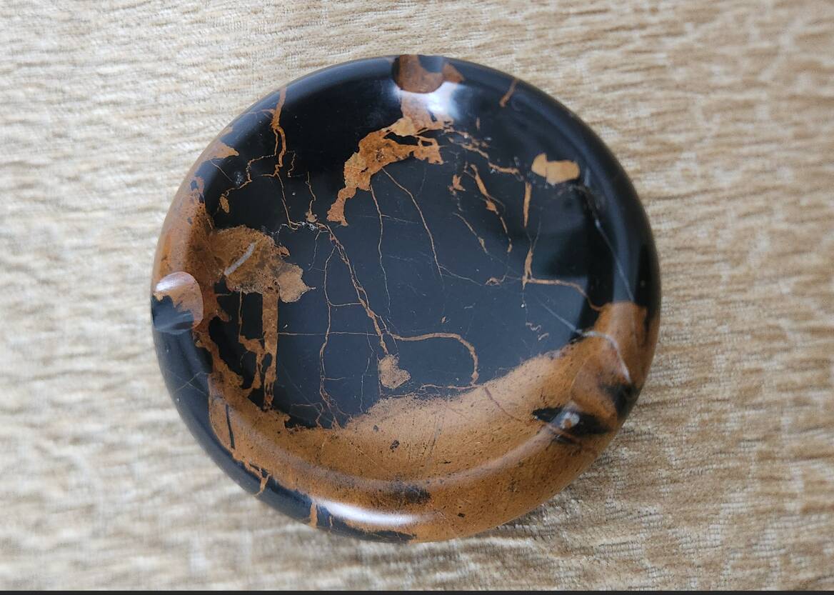 Vintage round ashtray in Italian black and gold Portoro marble.