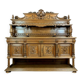 Renaissance buffet of hunting lodge in blond oak circa 1850