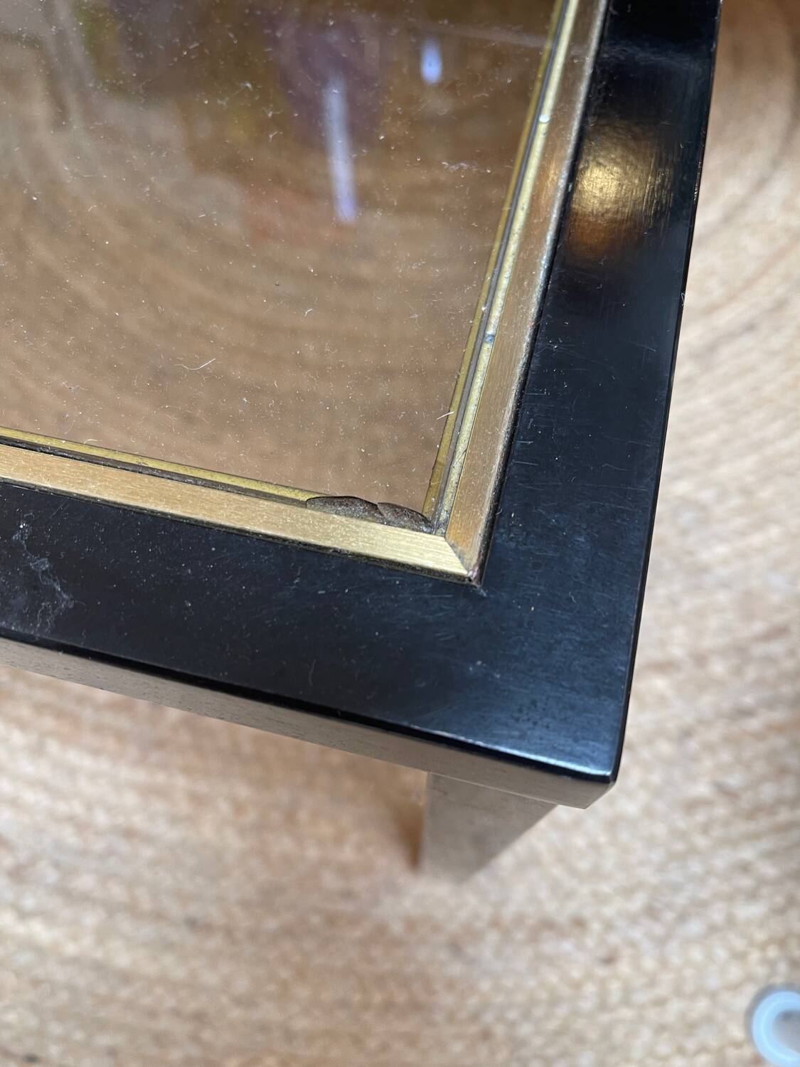 Table d’appoint verre et métal noir et or, 1970