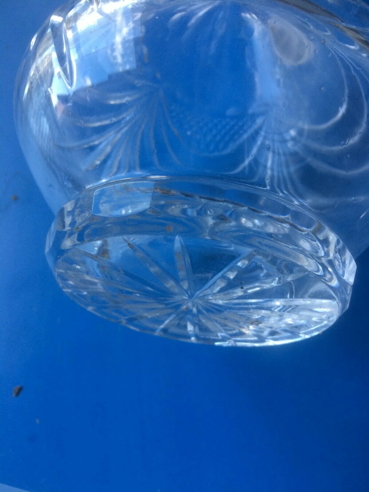 Lot of 2 crystal carafe