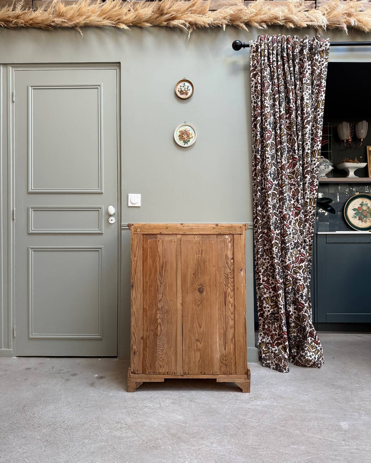 English jam cupboard in solid pine (renovated)
