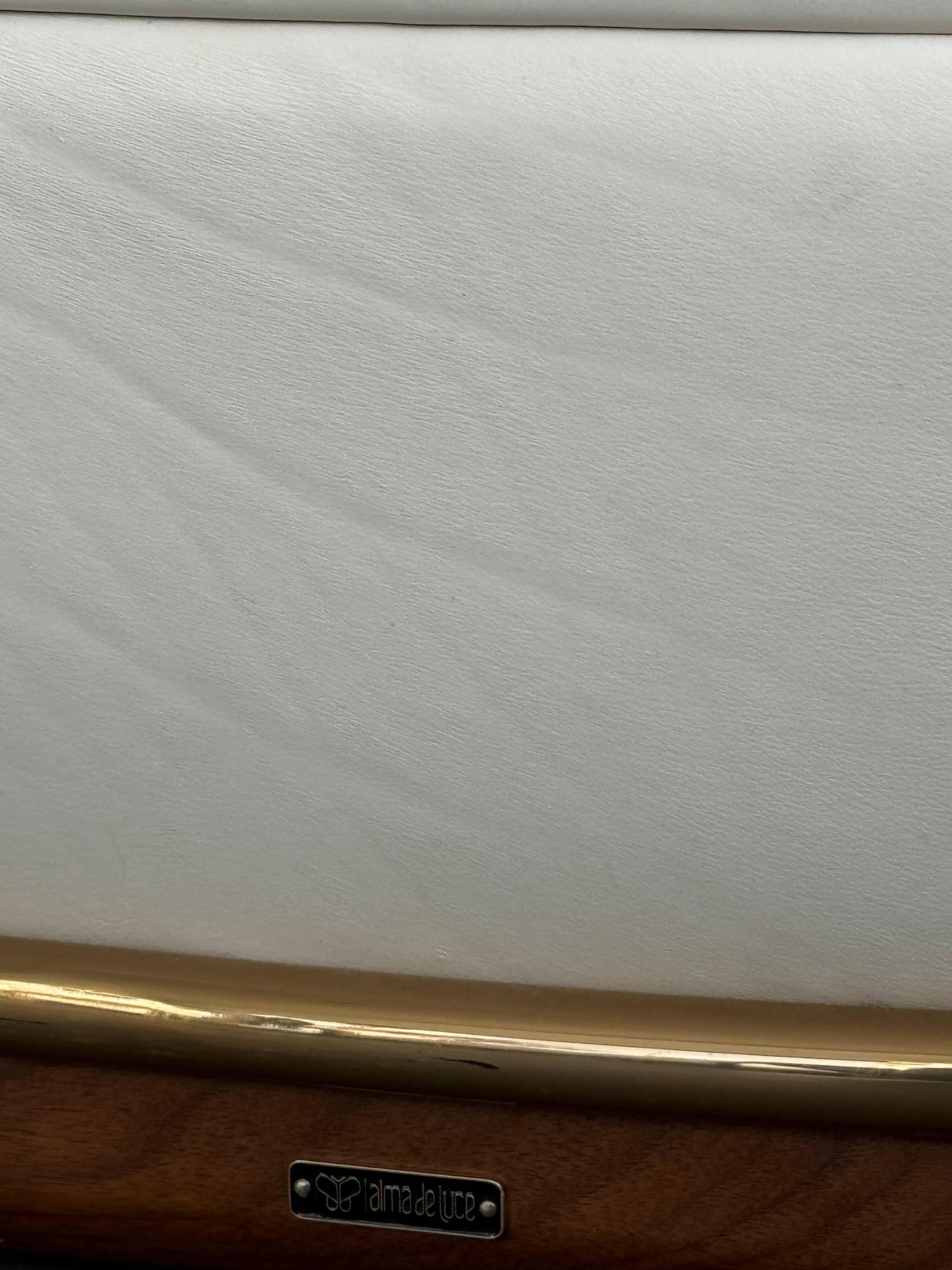 Leather sofa - Alma de Luce