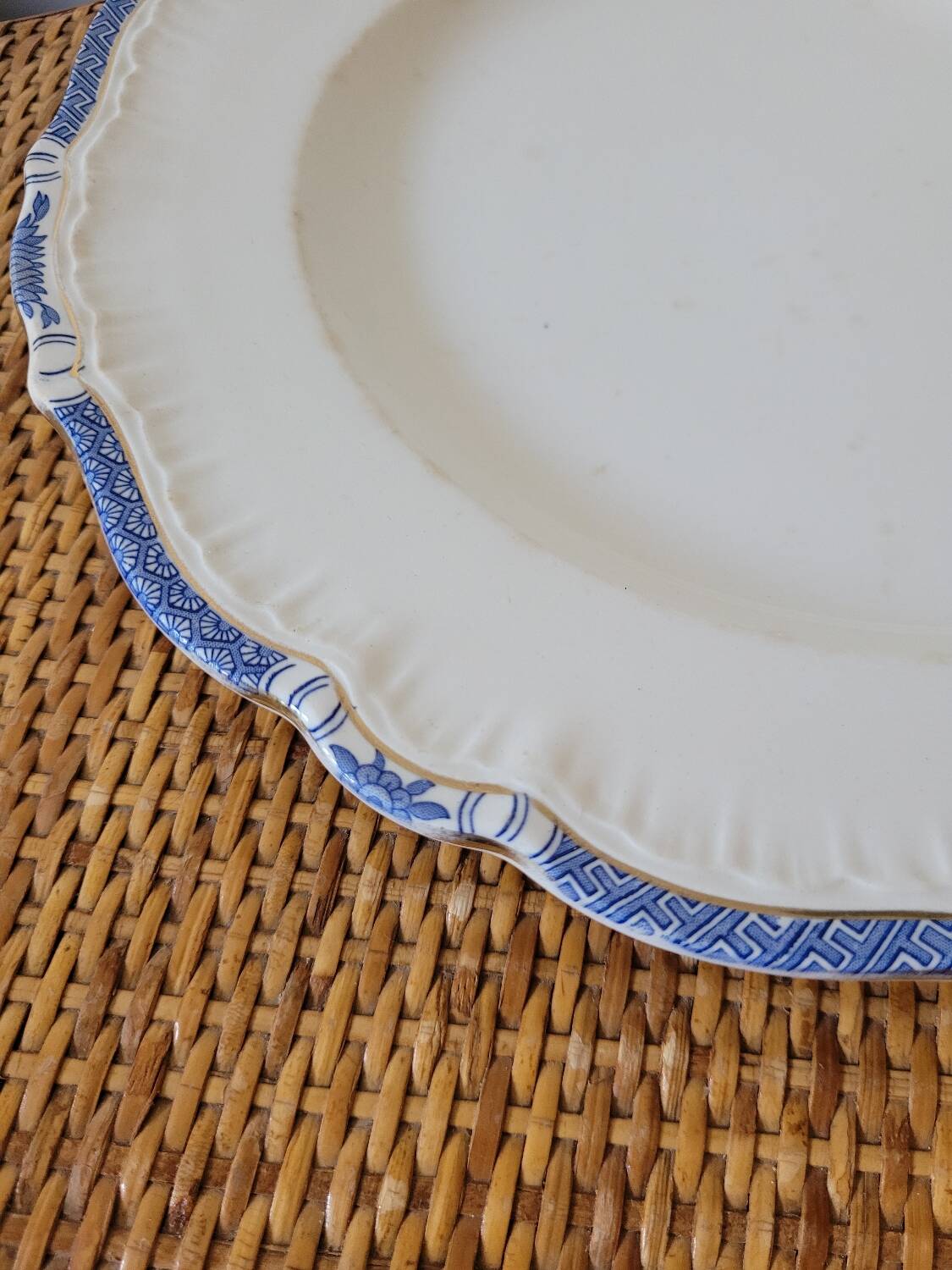 Large flat presentation plate Sarreguemines