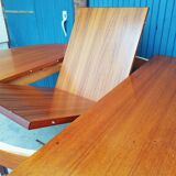 Expandable roundtable