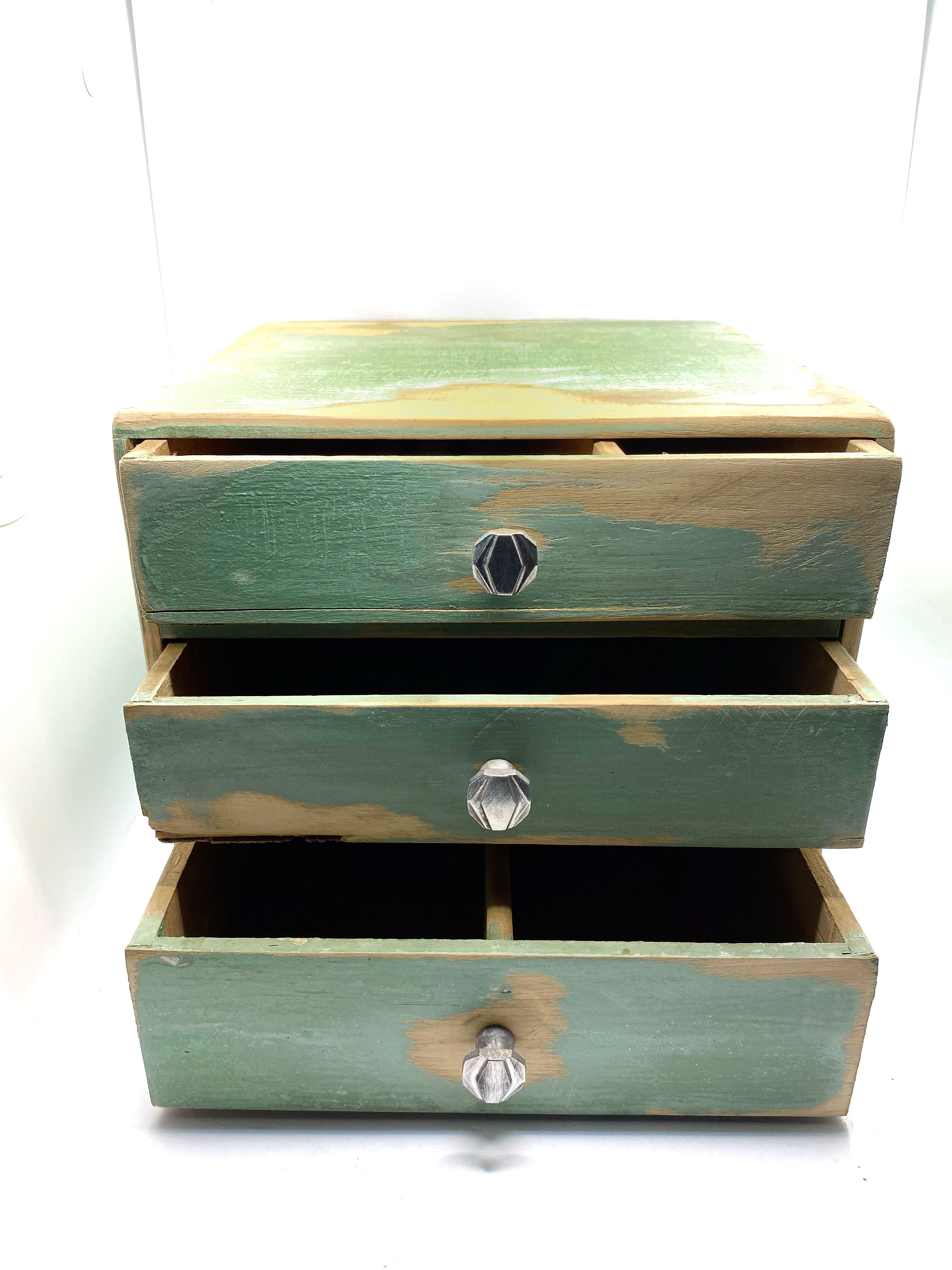Drawer loom cabinet