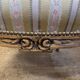 Fauteuil cabriolet médaillon de style Louis XVI