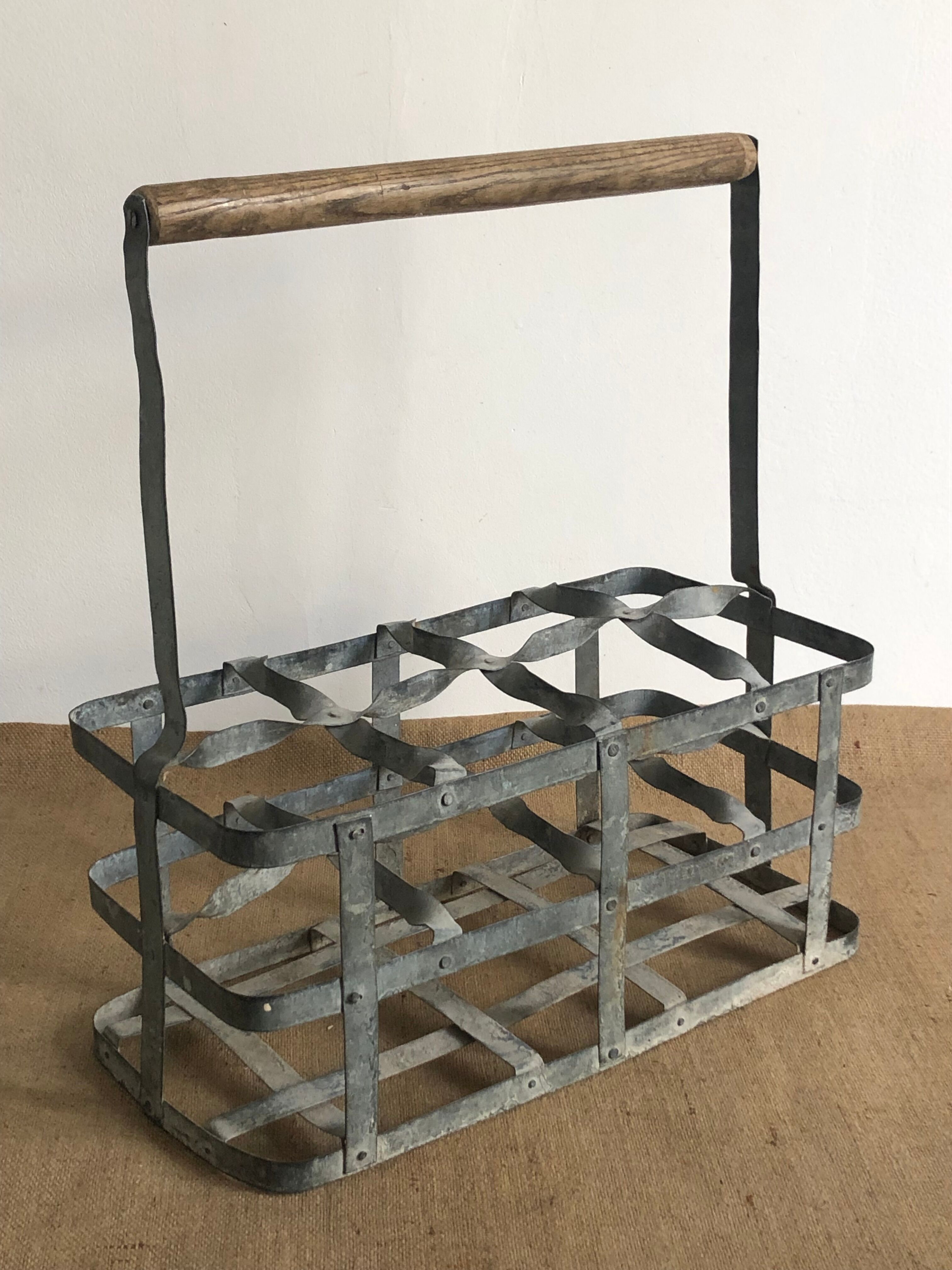 8-hole bottle holder, zinc and wood