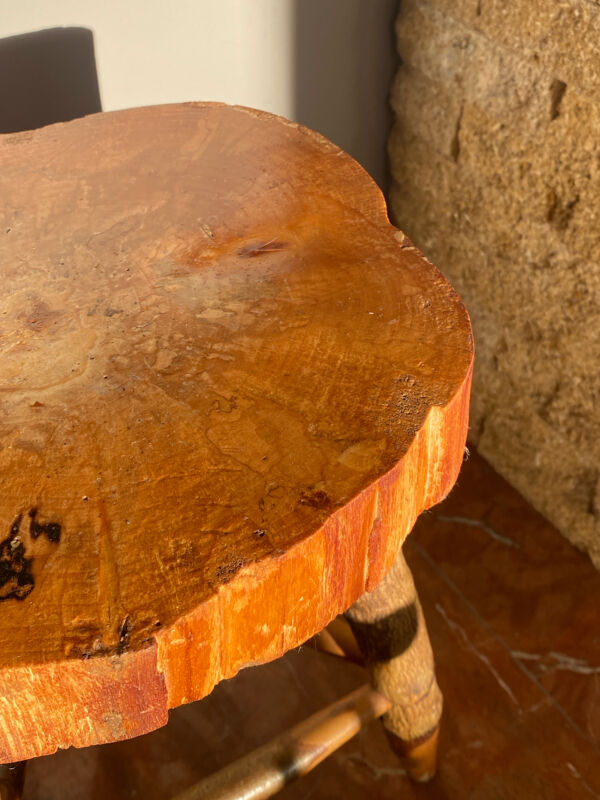 Tabouret en bois brute