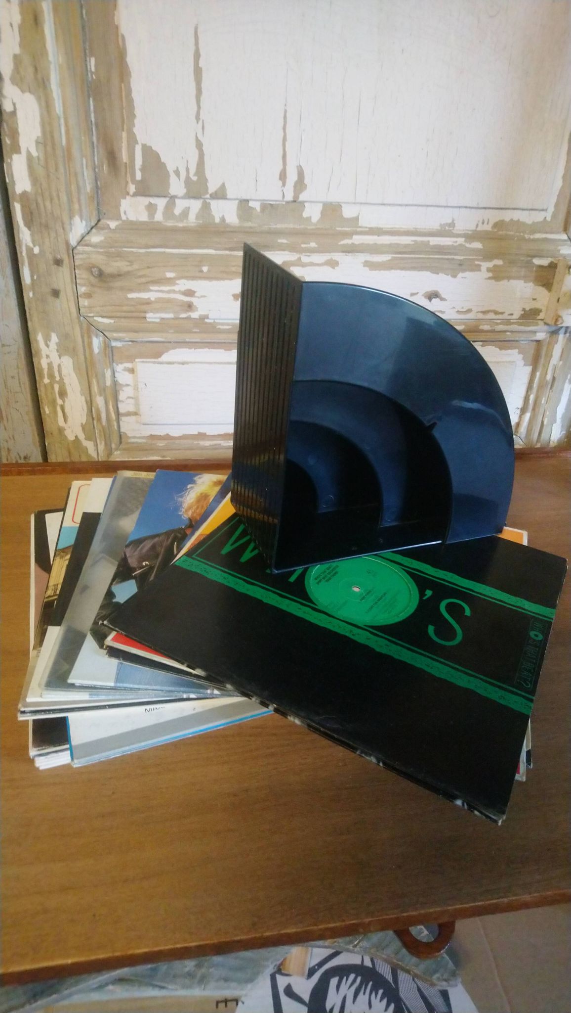 Porte vinyles "Crayonne" en plastique vers 70/80