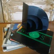 Porte vinyles "Crayonne" en plastique vers 70/80