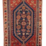 Handmade antique Persian Shiraz rug 97cm x 180cm 1920s