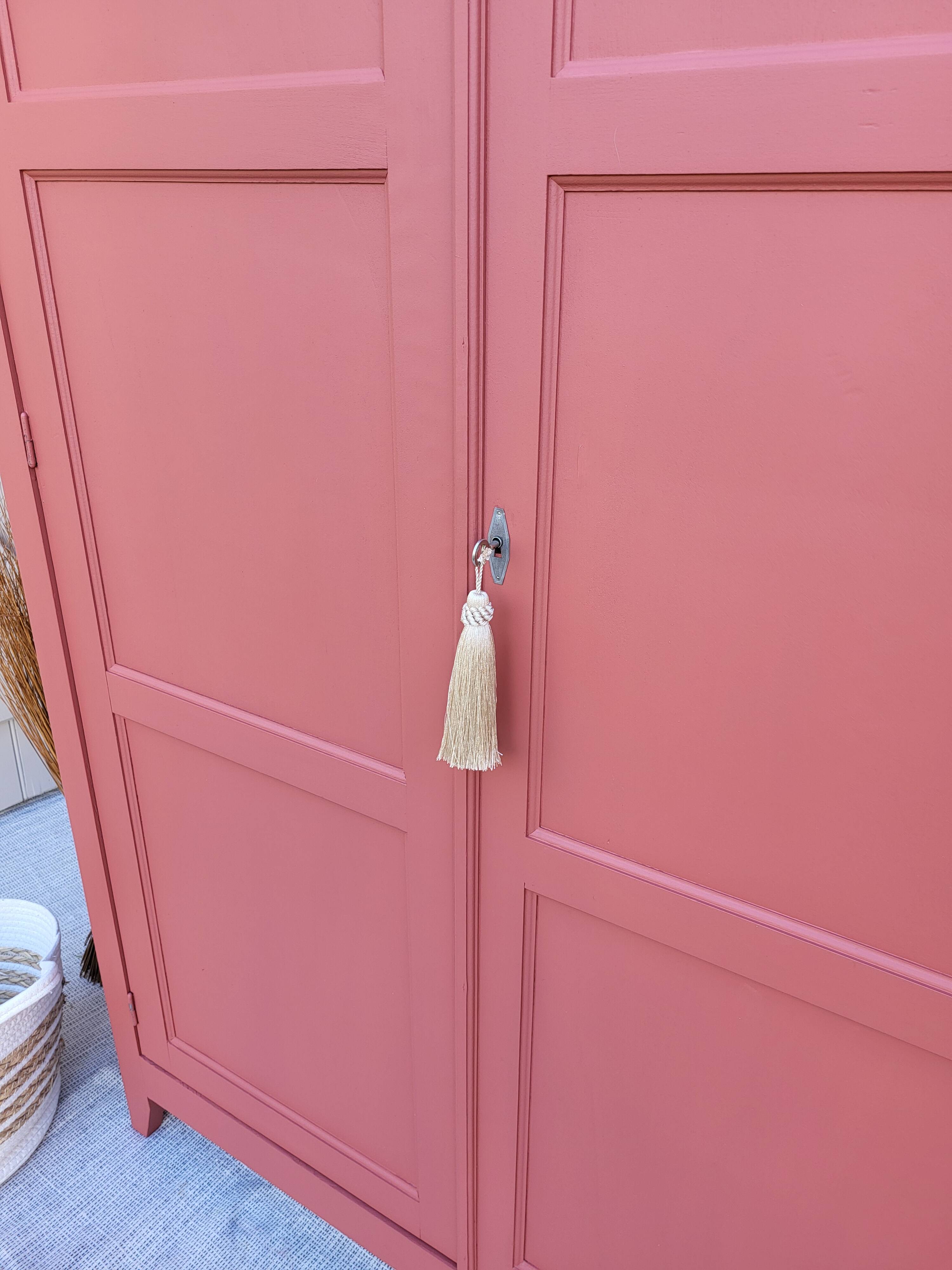 Wardrobe / Closet