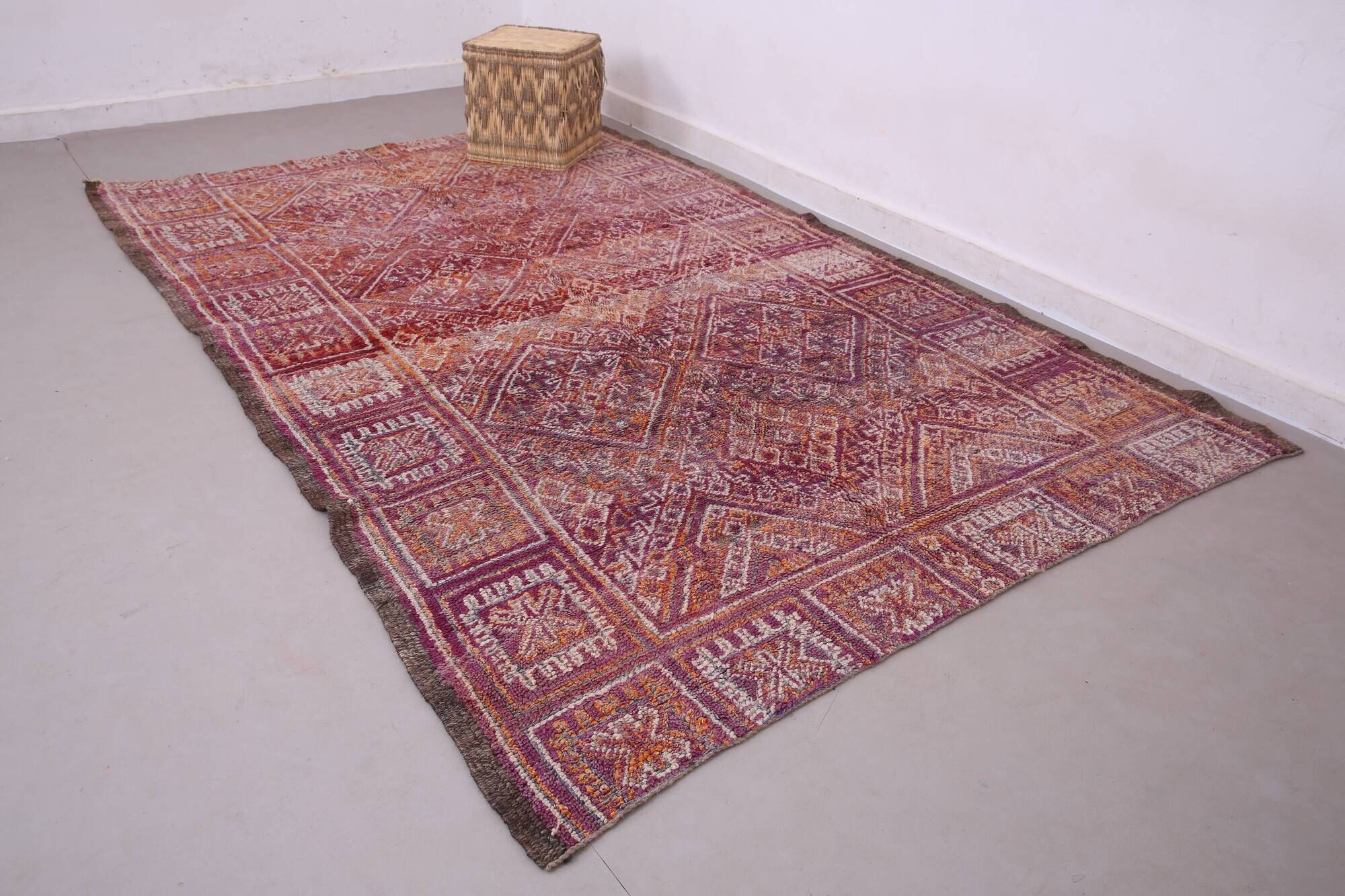 Purple Vintage Moroccan Rug 187 x 296 cm, Berber Handmade Wool Rug Bohemian