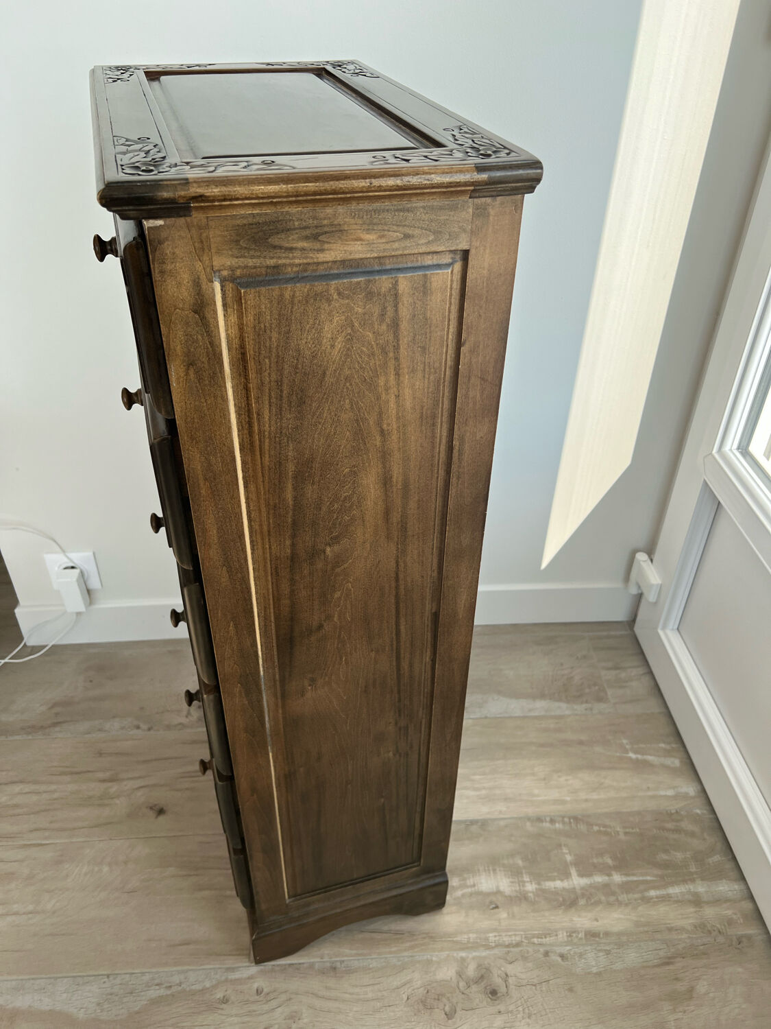 Carved wooden chiffonnier