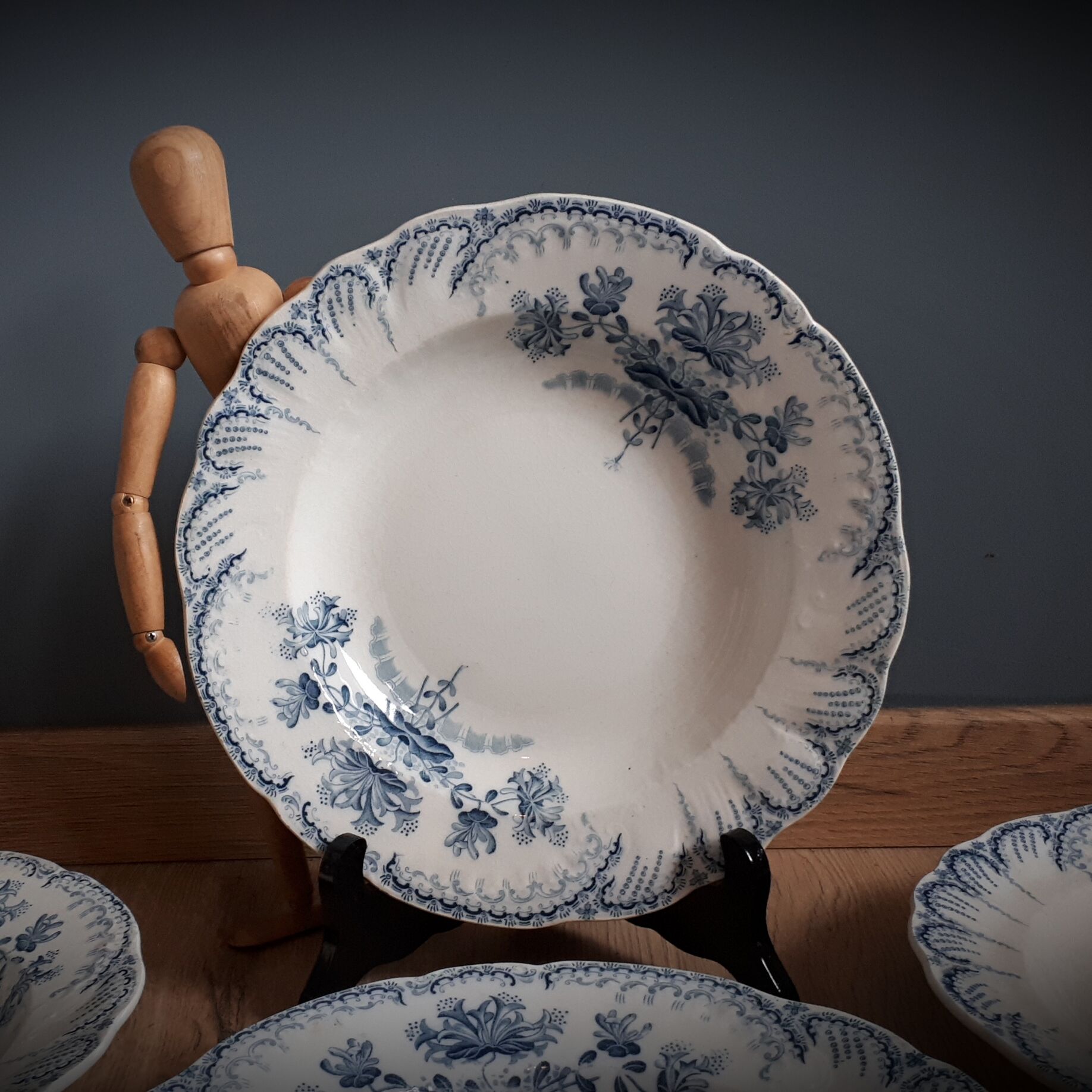 Set 6 hollow plates regency