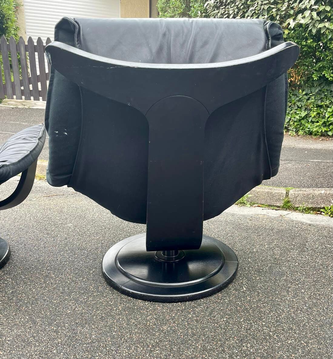 Pair of chairs Takashi Okamura and Erik Marquard NELO 1970