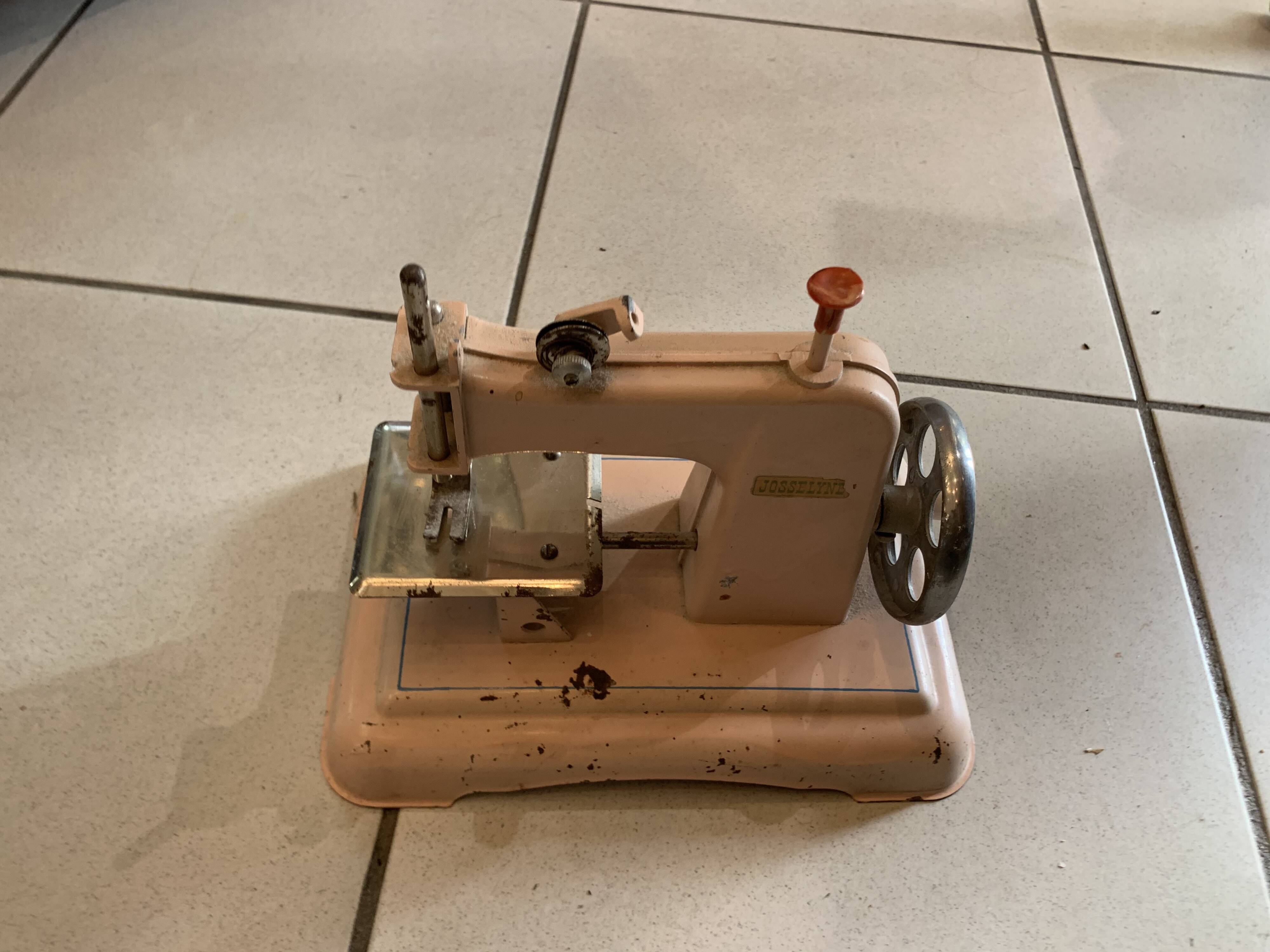 Metal sewing machine
