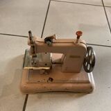 Metal sewing machine