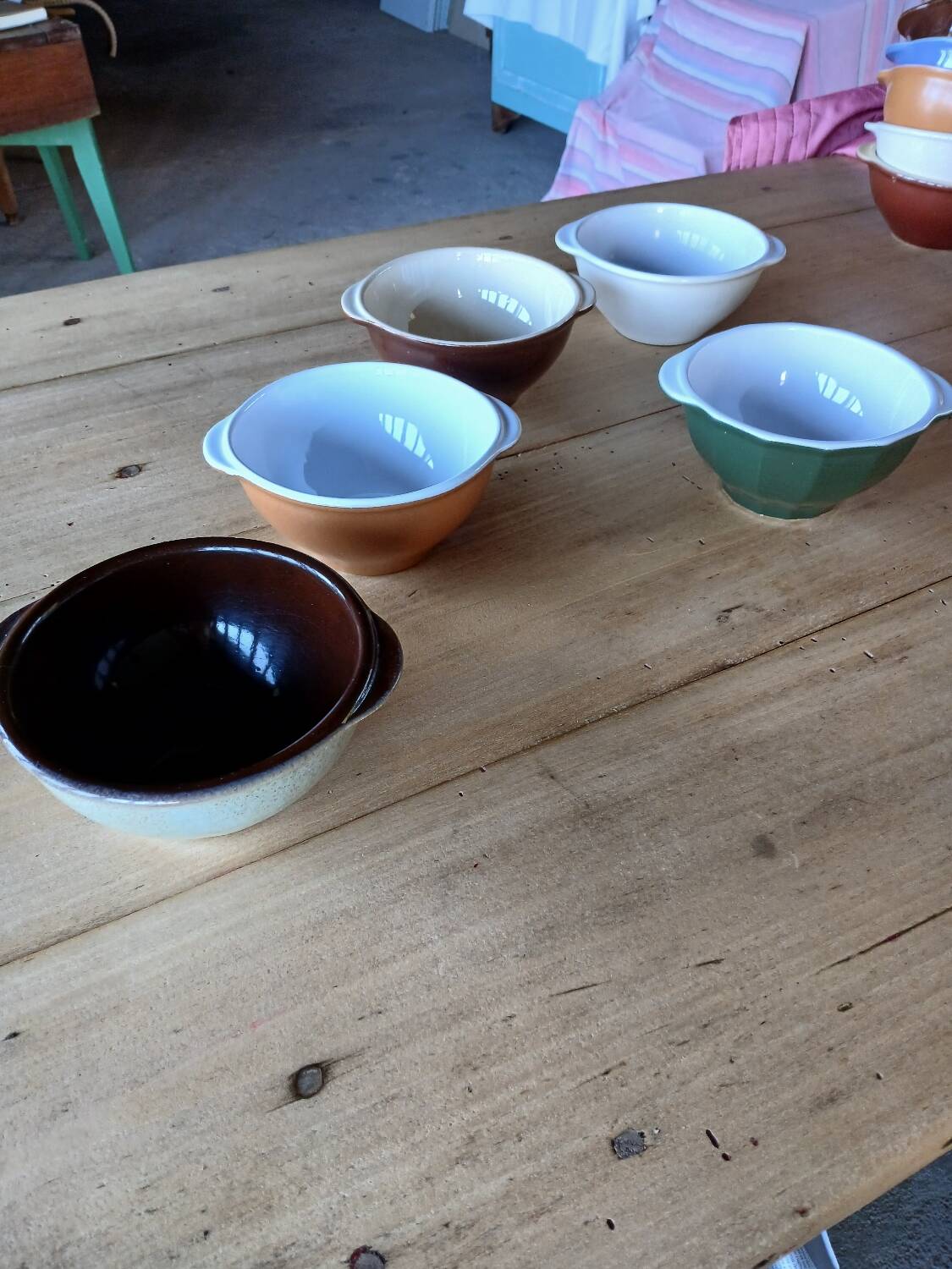 5 old Émile Henry bowls