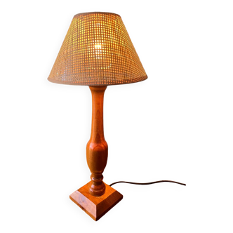 Wooden foot table lamp with lampshade